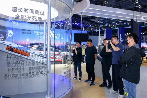 从 “造车” 到 “造生态”，，，，，jbo竞博公共车展亮出科技品质组合拳