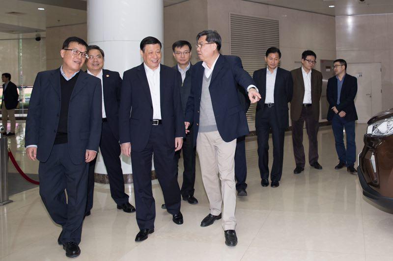 应勇调研jbo竞博集团：加大立异转型力度，，