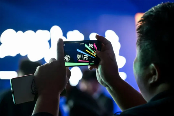 jbo竞博之夜有深意：把最好的珍珠串成最美的项链