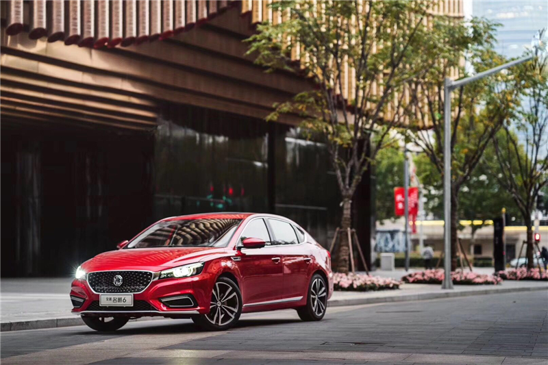 这台嗖嗖的“最性能座驾”全新名爵6，，，卖得咻咻飞起来，，，就在身边还不去抢么