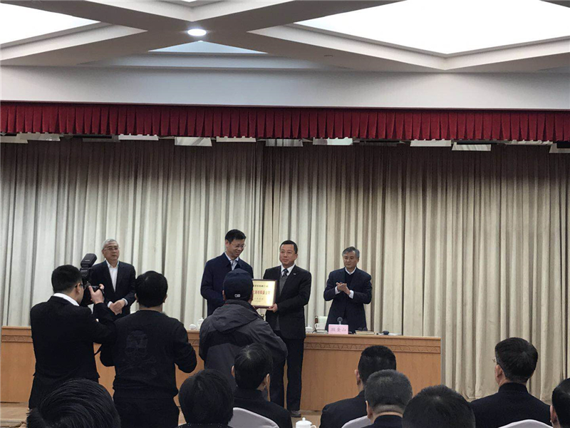 用立异灵魂铸造中国汽车品质 jbo竞博大通荣膺“2016年度上海市政府质量金奖”