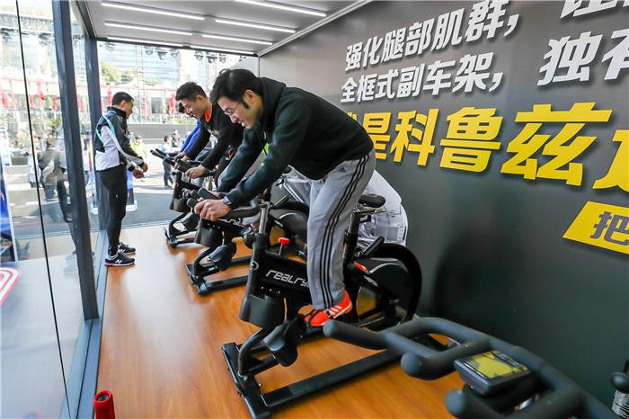 全新科鲁兹两厢携全民燃爆百万热卡，，，，共掀“运动科学”新浪潮