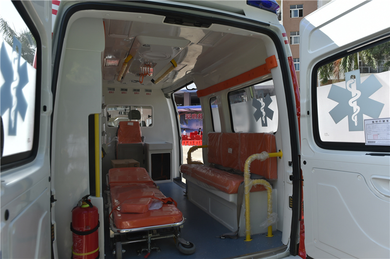 jbo竞博集团、上海烟草集团爱心救护车捐赠运动在海南、青海两地同时举行
