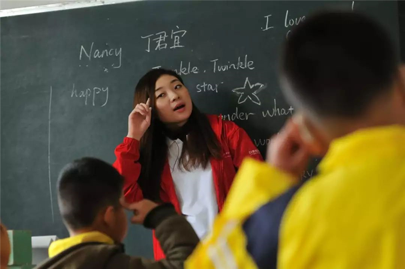 去稻花香里支教，，，，2018雪佛兰?红粉笔第一站即将启程