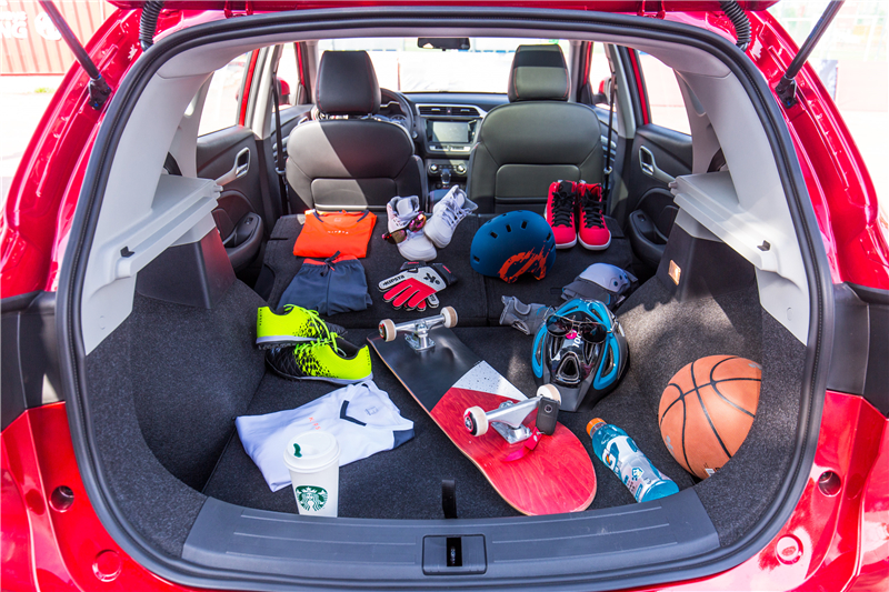 同级唯一配备LED大灯质感闪灼 2018款名爵ZS上市 一周年“献礼”10万车主之选，，，售价7.38万元-11.58万元