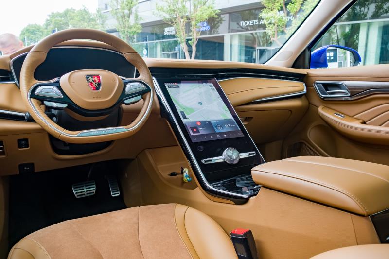 新时代?大创行 全球第一款量产智能汽车荣威MARVEL X全球首秀