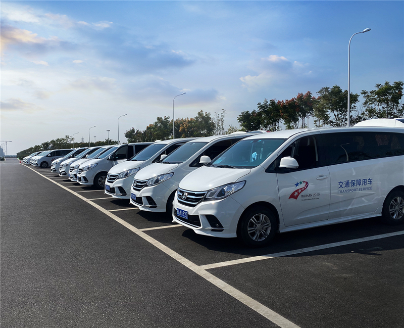 “国宾车”整肃出征，，，