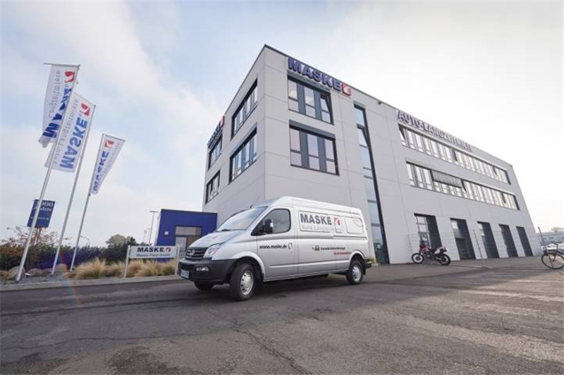 智?行天下，，，，，jbo竞博大通MAXUS发力抢占中高端商用车市场——全领域智能宽体轻客V90 & 国际基准划时代皮卡T70上岸上海车展