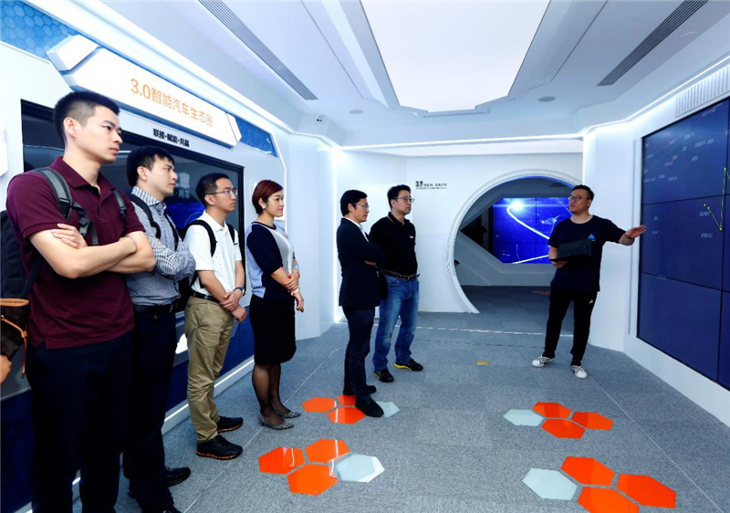 联手打造首个C2B智能定制项目，，加码用户驱动新业态