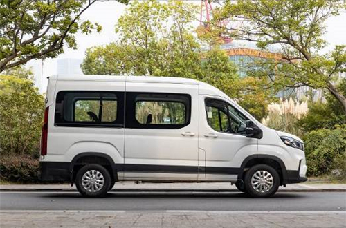 百公里油耗6L！jbo竞博大通MAXUS宽体轻客第三届节油挑战赛“节油王”降生