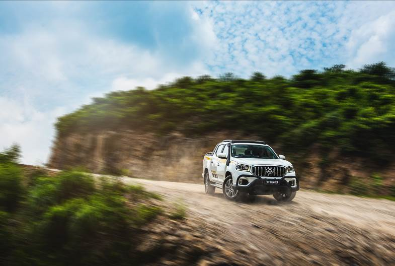 朋侪圈又扩大！75台T60皮卡为媒 jbo竞博MAXUS结缘福开国网电力