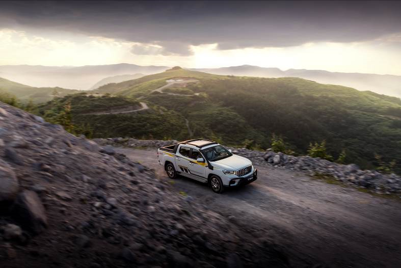 朋侪圈又扩大！75台T60皮卡为媒 jbo竞博MAXUS结缘福开国网电力