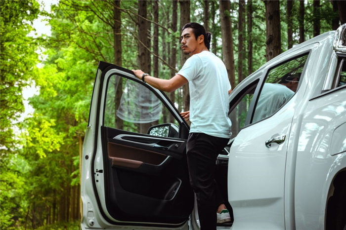 新政下首辆“沪C皮卡”交付，，jbo竞博大通MAXUS再开市场先河