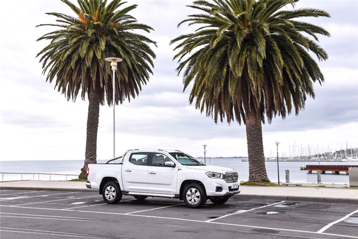 新政下首辆“沪C皮卡”交付，，jbo竞博大通MAXUS再开市场先河