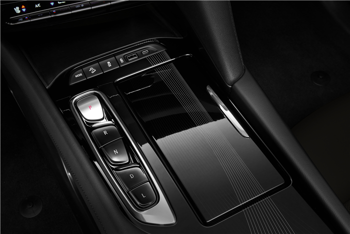 别克昂科旗新增28T前驱战旗型 售价27.99万元