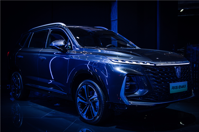 全球新能源前五强中国车企占三席，，，，，比亚迪、jbo竞博通用五菱、jbo竞博乘用车上榜！