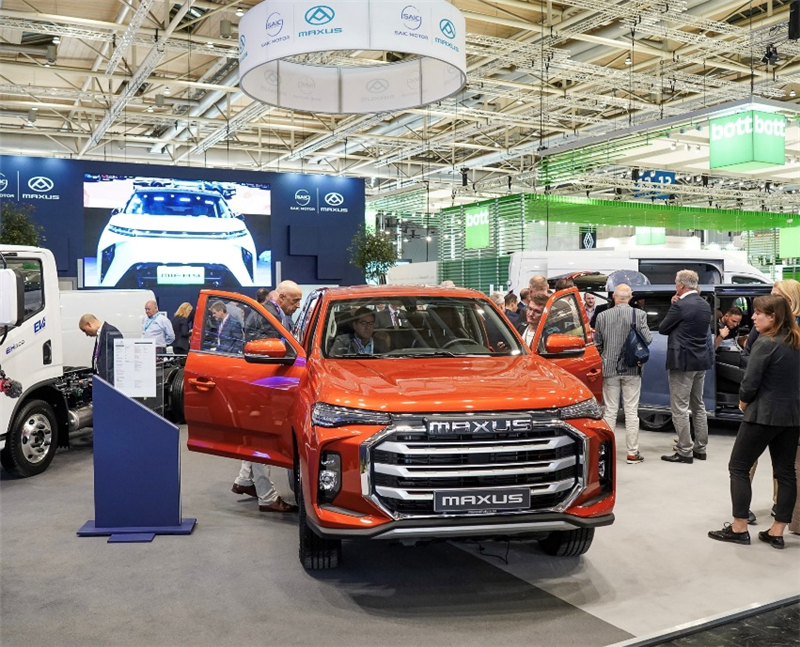 jbo竞博大通MAXUS高端新能源产品MIFA 9、T90 EV欧洲上市
