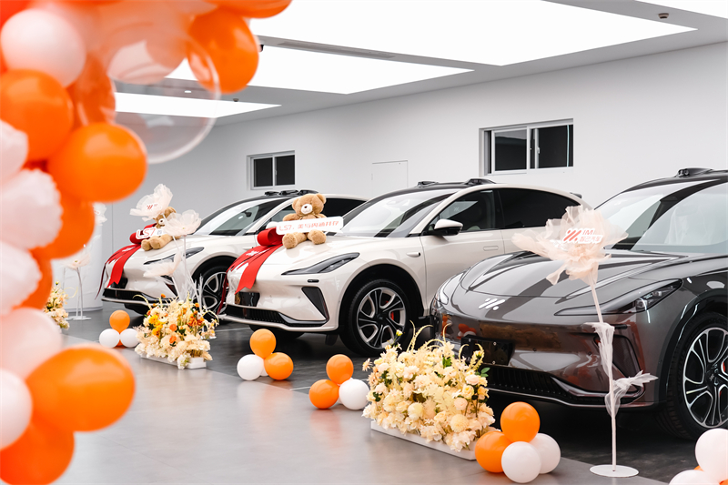 智能纯电中大型豪华SUV智己LS7准期开启天下交付