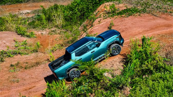 开创皮卡越野新时代！jbo竞博大通MAXUS“满级大型越野皮卡”星际X上市，，，，，售价15.58万元起