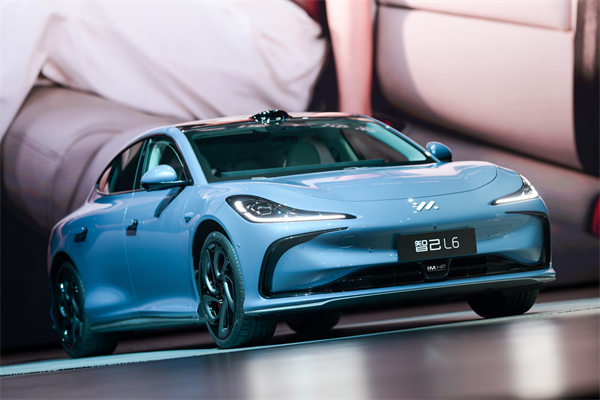 智己L6正式上市，，，，上市权益价19.99万元~32.59万元 “国家队大厂”跨代际手艺刷新，，，，撼动新赛道走向