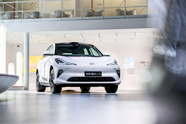 全新智己LS6正式宣布，，，预售权益价22.99万-29.99万元 一款让你开到爽的“超City智能SUV”