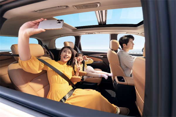 全球唯一10万级混动MPV——jbo竞博大通 G50 混动上市，，，，售价13.98万起