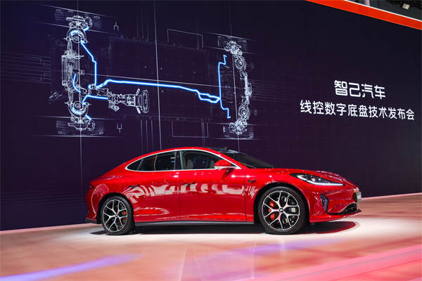 智己汽车宣布线控数字底盘手艺，，，，今年下半年率先量产上车线控底盘 开启“具身智能”新时代