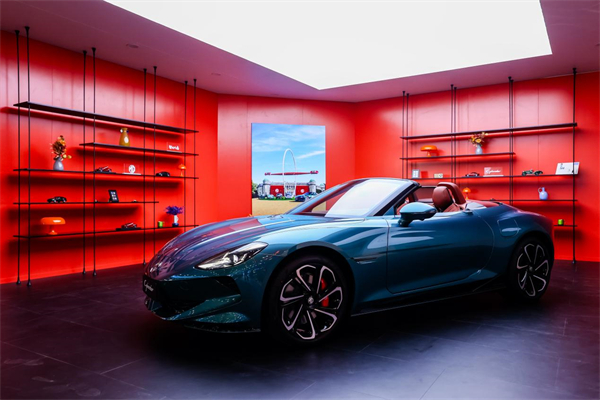 拥抱转变 MG品牌三大焕新闪灼2025上海车展