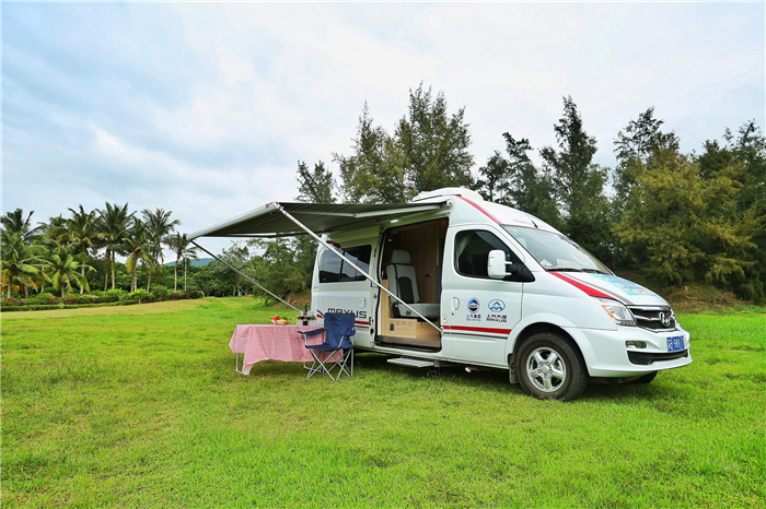 海滩上的“城堡”，，移动的家，，启程探寻诗和远方！