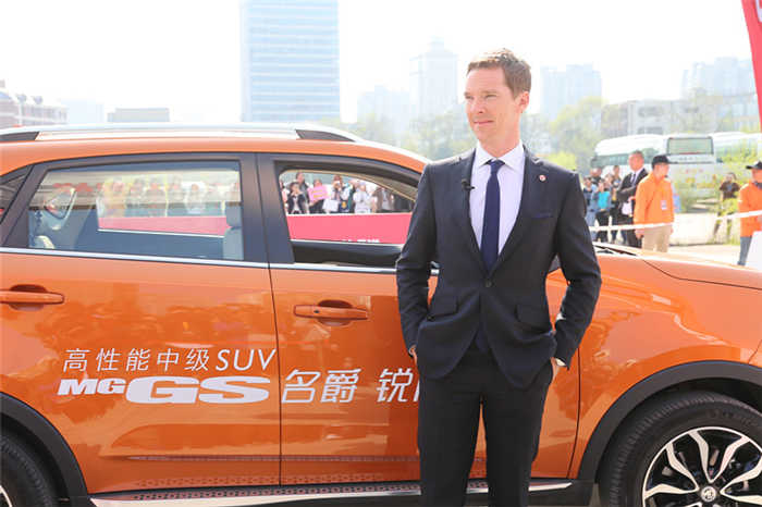 “卷福”首访中国，，乐成挑战名爵锐腾“8秒破百”