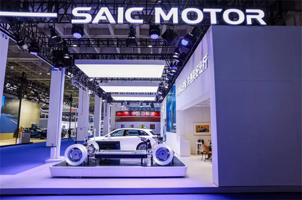 破茧 · 织链 · 进阶: jbo竞博的转型三重奏